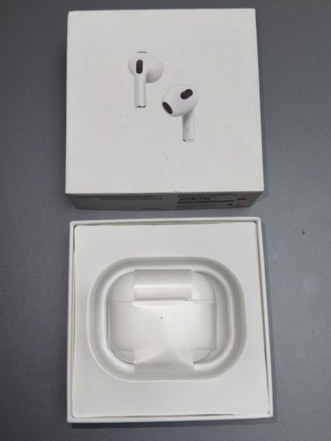 Apple AirPods (3-cü nəsil) – simsiz qulaqlıq - Məhsul: Apple AirPods — Bakı