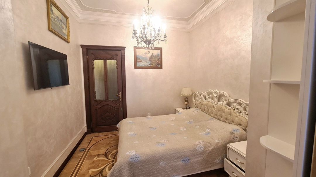 Satılır 6 otaqlı köhnə tikili 220 m² — Mənzil, Bakı (11)