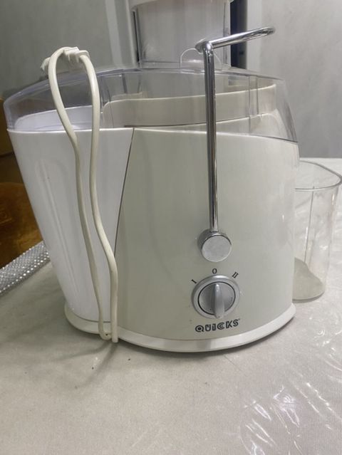 Məhsul: Quicks şirəçəkən (juicer) Təsvir: - Mətbəx üçün kompakt və — Masazır