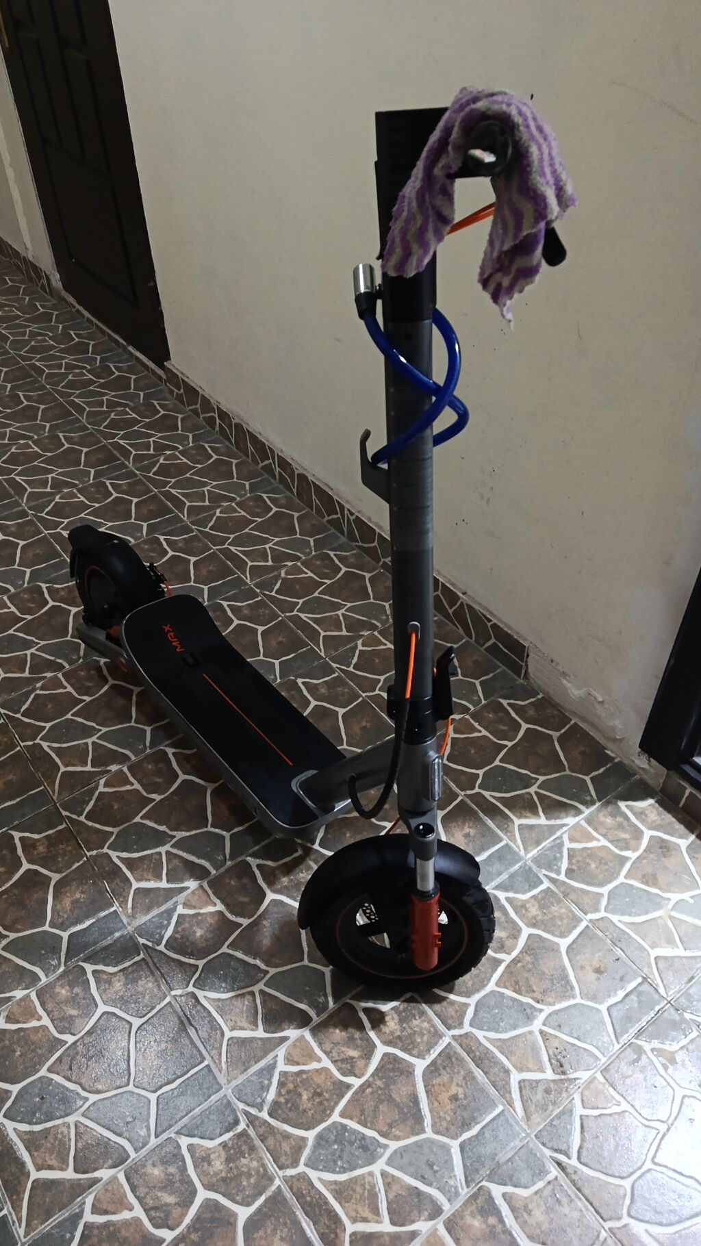 İşlənmiş Elektrik samokat 10", 1000 Vt, 16 - 25 km/s, Pulsuz çatdırılma — Skuterlər, Bakı (5)