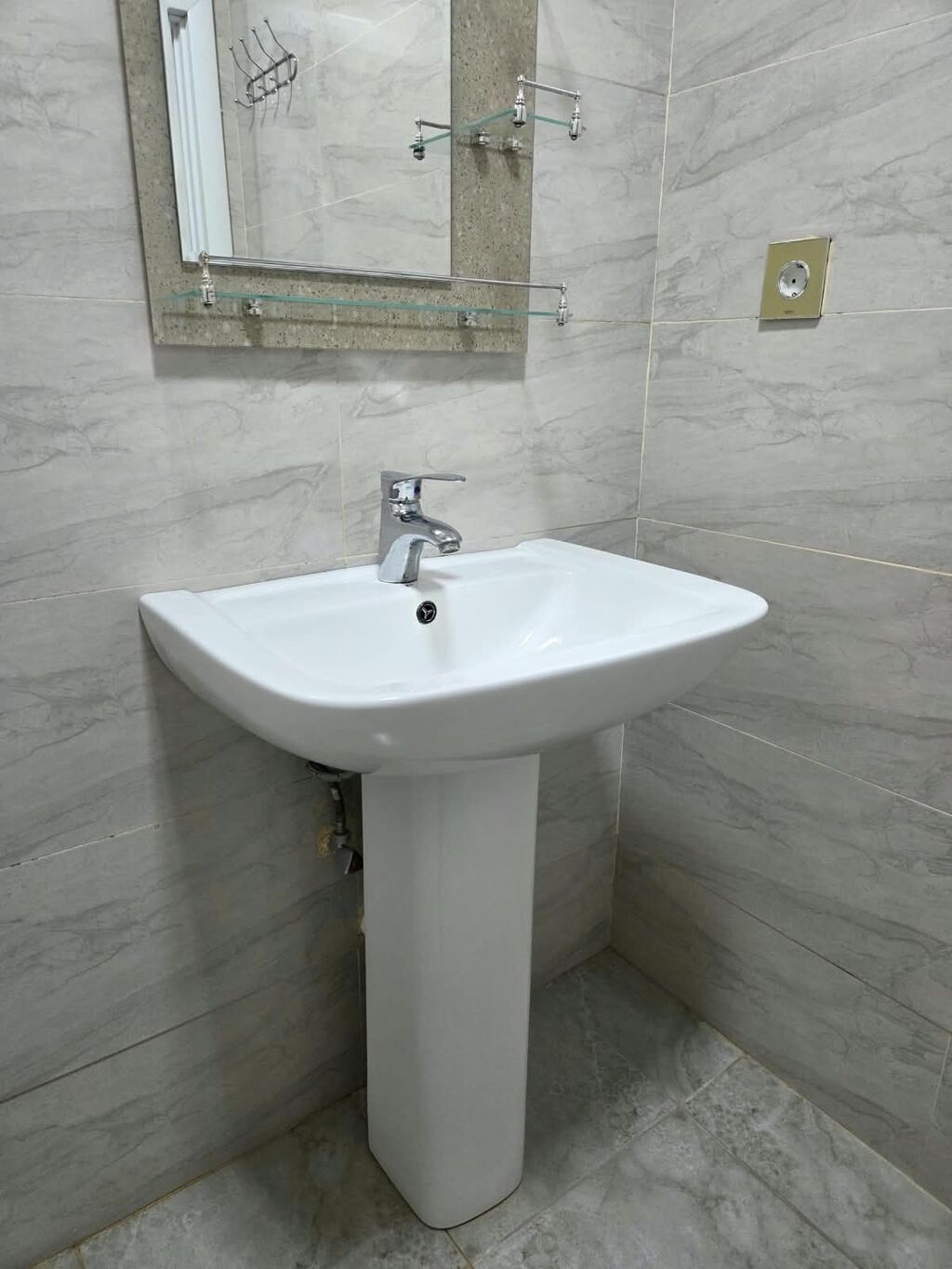 Qiymet Tualet-komplekt və lavabo dəsti - Tualet: ikigövdəli, arxa — Tualetlər, Bakı (4)