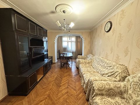 İcarəyə verilir 4 otaqlı köhnə tikili 87 m² — Bakı