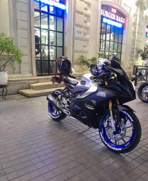 Yamaha - R15 — Motorcycles and mopeds