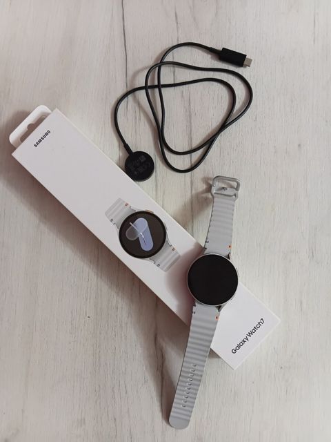 Samsung Galaxy Watch 7 Silver 44mm — Bakı