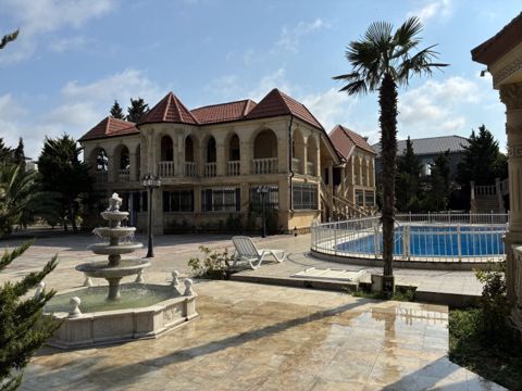 Satılır 12 otaqlı həyət evi/bağ evi 2100 m² — Bakı
