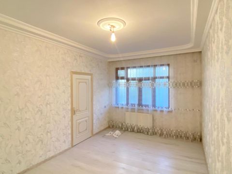 Satılır 3 otaqlı köhnə tikili 75 m² — Bakı