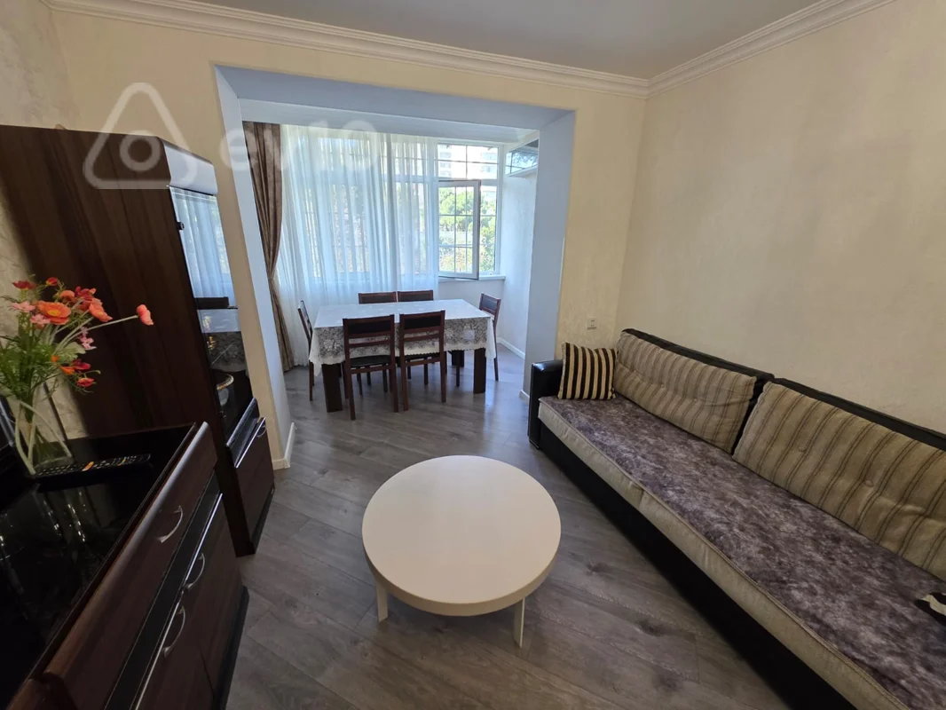 3 otaqlı mənzil, 70 m², Nefçilər metrosunun yaxınlığında, 210 və 220 nömrəli məktəblərin, 8 KM Bazarının yanı — Mənzil, Bakı (2)