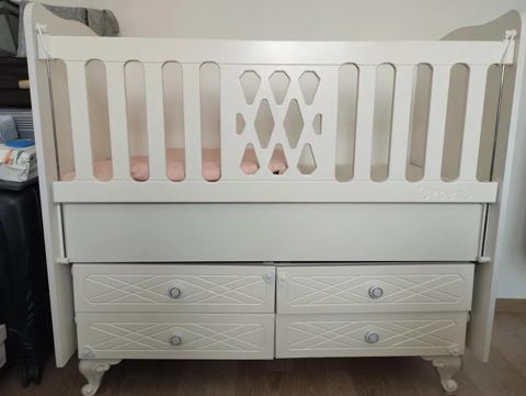 Qız üçün, İşlənmiş, Dördbucaq, Beşik, Dəst ilə, Matras ilə, Yellənmə mexanizmi ilə — Digah