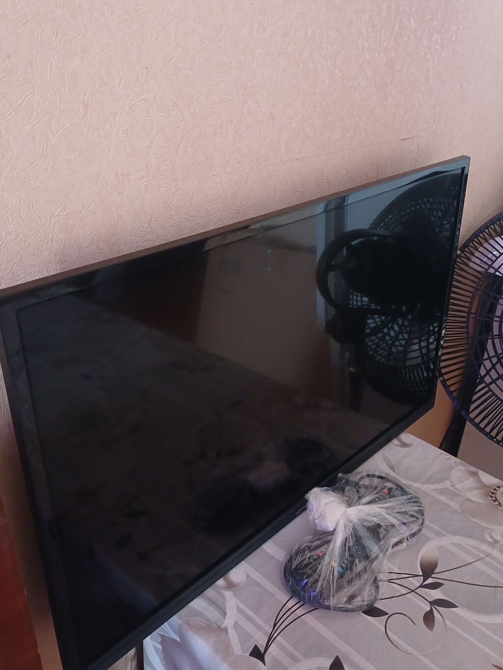 LED televizor, təxminən 32–40 düym ekran ölçüsü (nazik çərçivə) — Televizorlar, Gəncə (3)