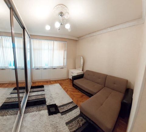 İcarəyə verilir 3 otaqlı köhnə tikili 90 m² — Bakı
