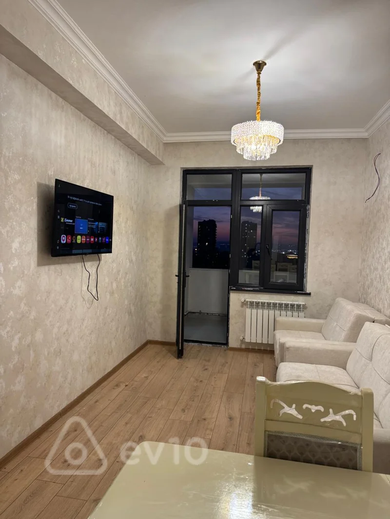 3 otaqlı mənzil, 50 m², Qara Qarayev prospekti — kirayə — Bakı