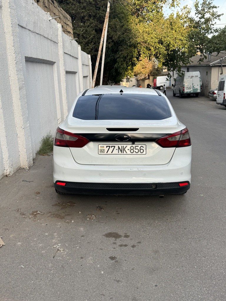 Ford Focus, 1.6 L, 2013 il, 270 000 km 77-NK-856 — Avtomobillər, Bakı (2)