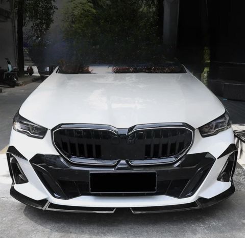 "BMW G60" LED radiator barmaqlığı — Bakı
