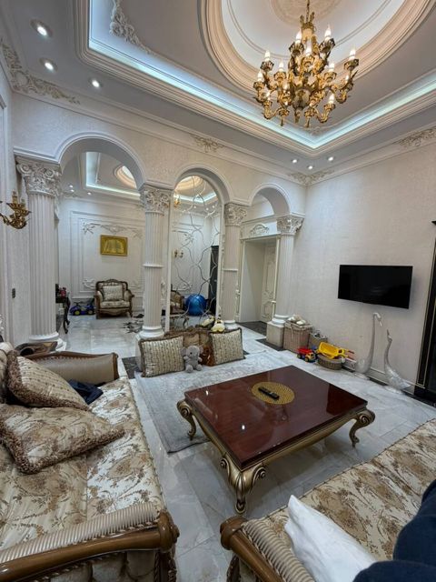 Satılır 4 otaqlı köhnə tikili 213 m² — Bakı