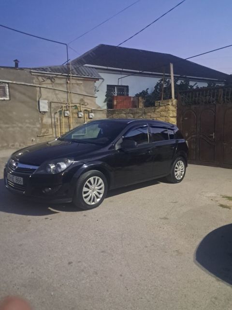Opel Astra H hatchback – qara rəng Texniki və dizayn xüsusiyyətləri — Saray