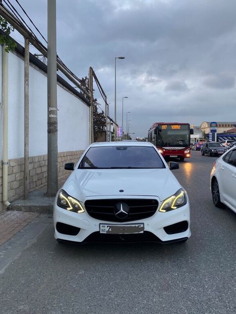 Mercedes E 250, 2.0 L, 2014 il, 299 220 km — Bakı