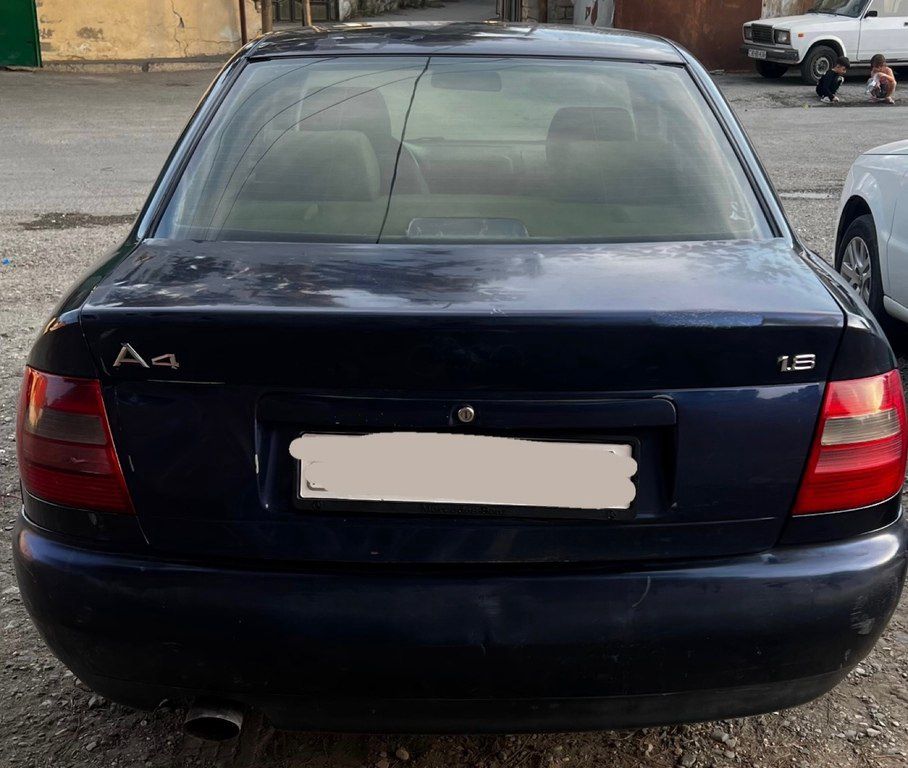 Audi A4, 1.8 L, 1997 il, 300 000 km — Avtomobillər, Xırdalan (2)