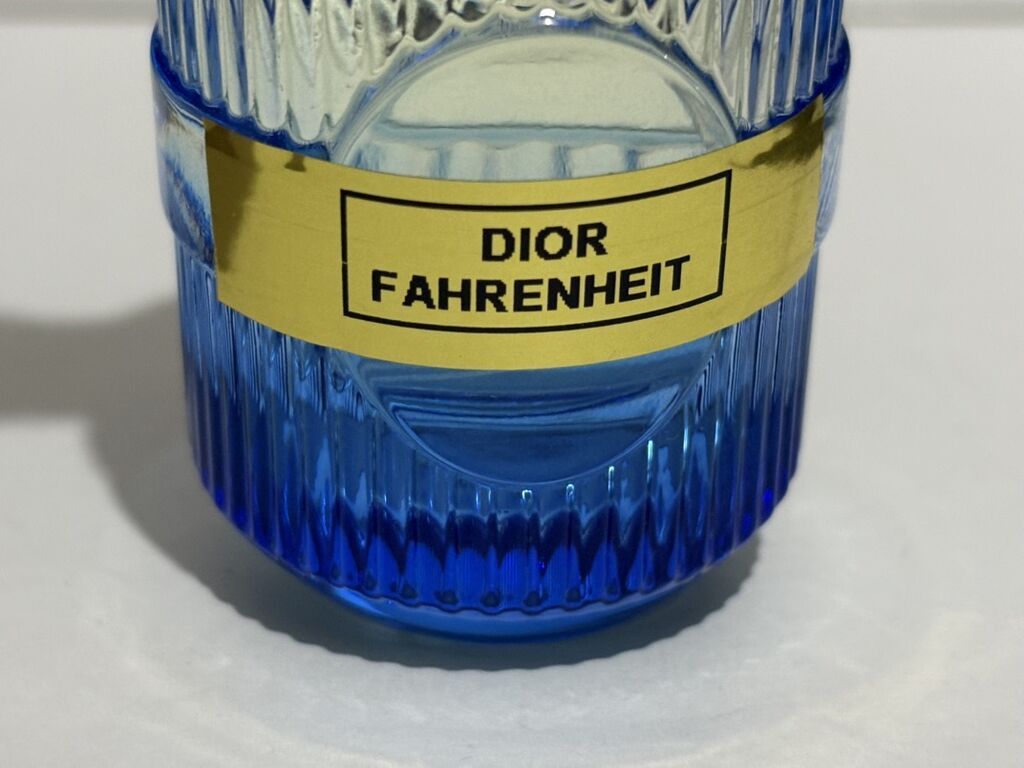 Məhsul: Dior Fahrenheit kişi ətiri (sprey) Təsvir: - Şüşə: Mavi — Ətir, Masazır (2)