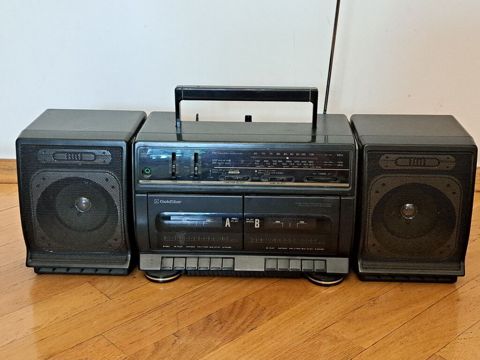 GoldStar portativ stereo maqnitofon və radio - İki ayrılan kənar — Bakı