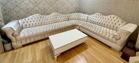 Kunc divan jurnal masasi ile birge.qiymet 480 man.olcu 2.50/3.50 — Bakı