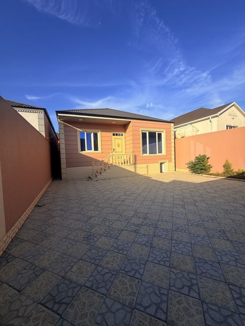 Satılır 4 otaqlı həyət evi/bağ evi 105 m² — Bakı