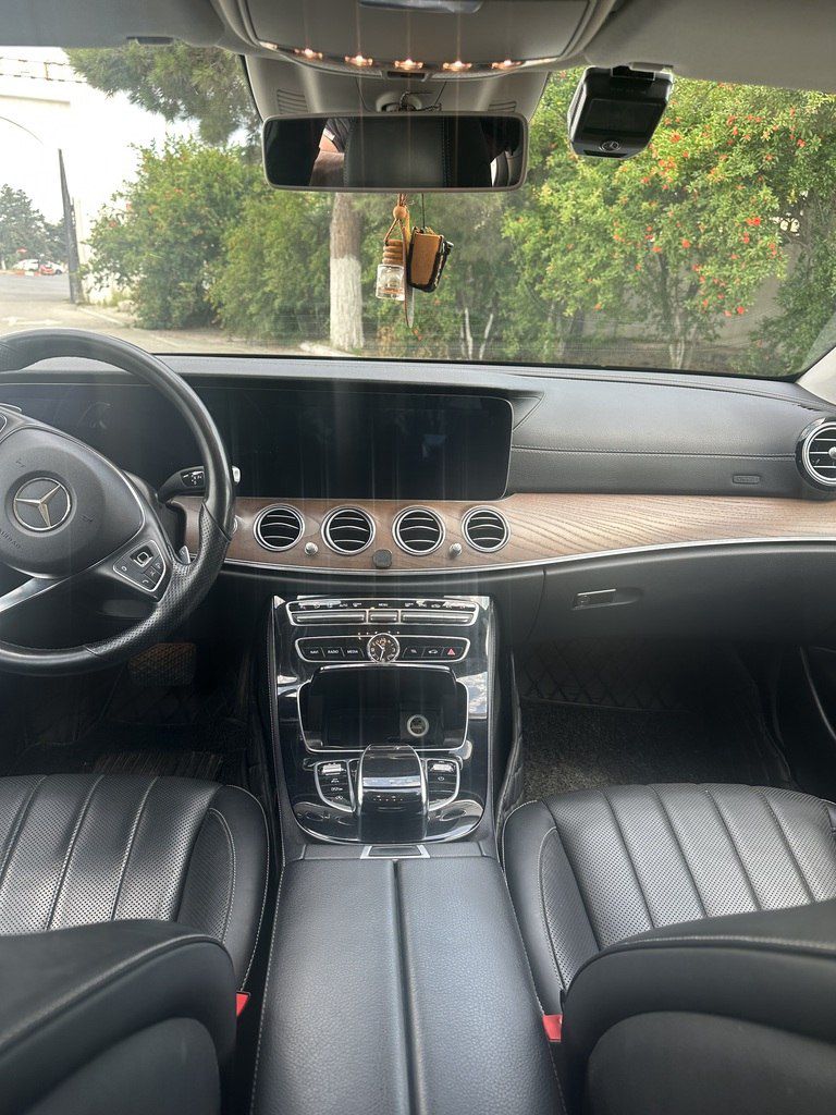 Mercedes E 300, 2.0 L, 2018 il, 170 000 km — Avtomobillər, Bakı (8)