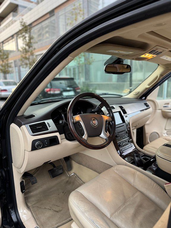 Cadillac Escalade, 6.2 L, 2008 il, 111 215 km — Avtomobillər, Bakı (9)