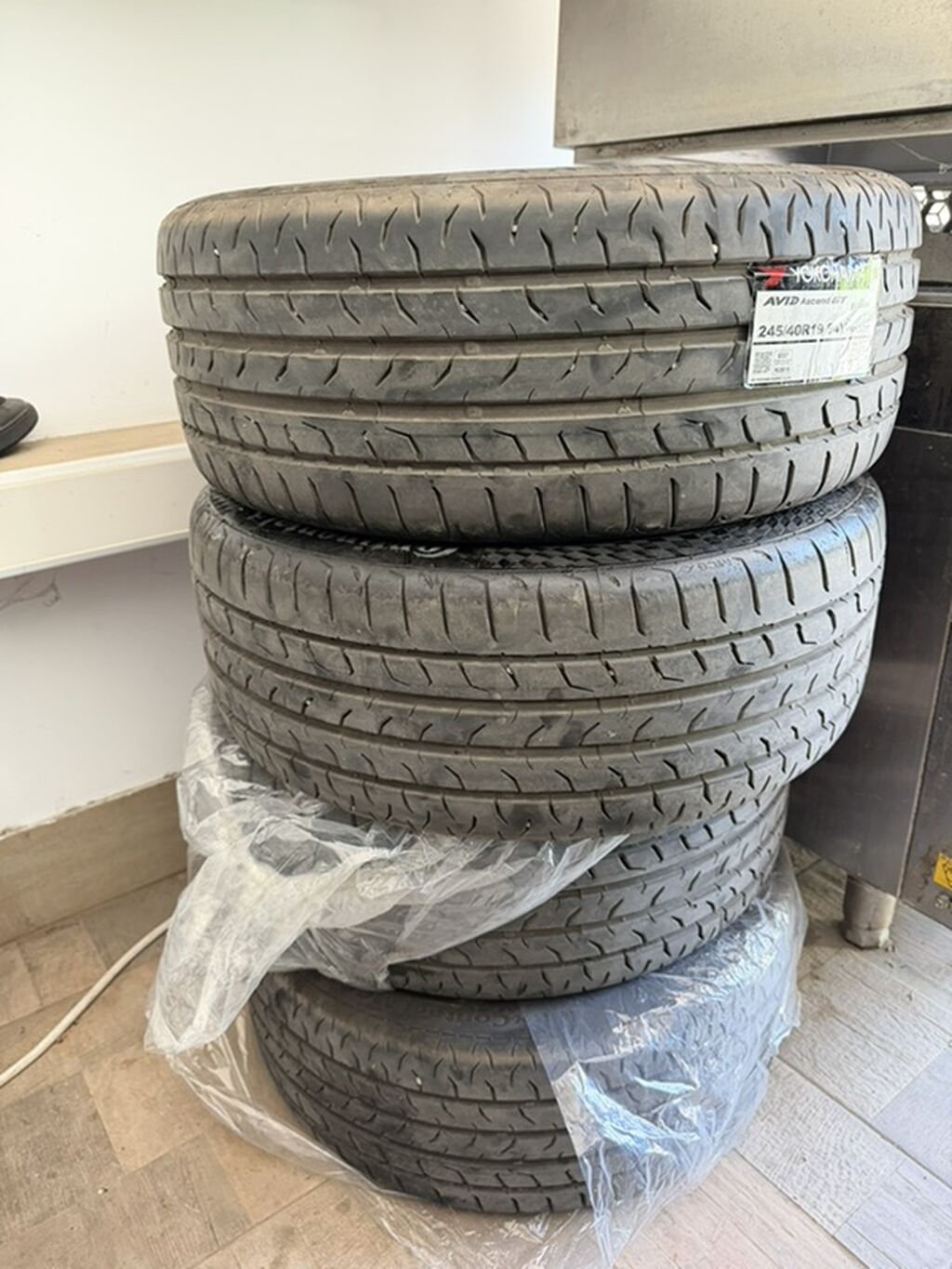 Continental 235/45 R18 XL təkərlər satılır. Cəmi 1 ay istifadə olunub — Şinlər, Bakı (2)