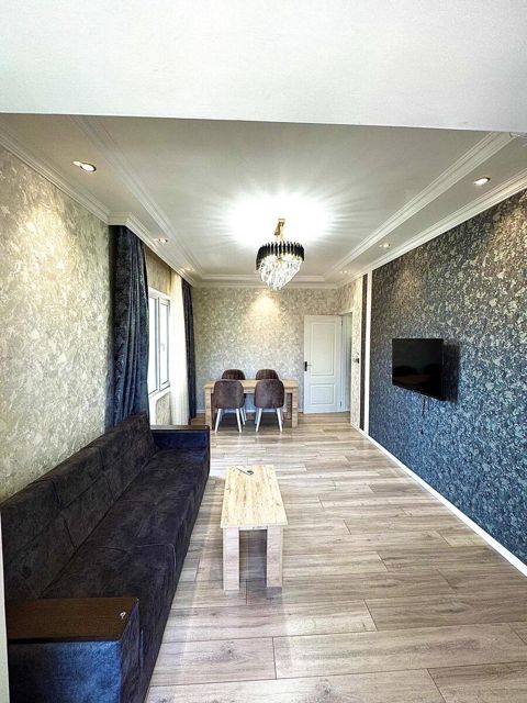 Satılır 2 otaqlı köhnə tikili 50 m² — Bakı