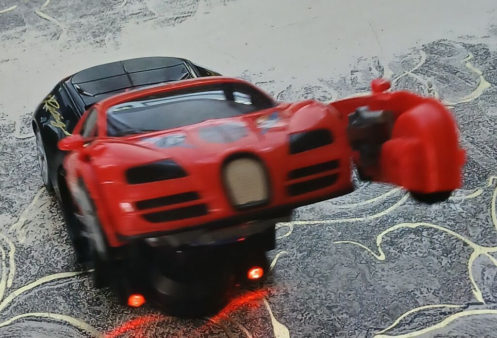 Uşaq oyuncağı – “Deform Robot” sport maşını Maşının düyməsini "on" — Oyuncaq figuraları, Digah (10)