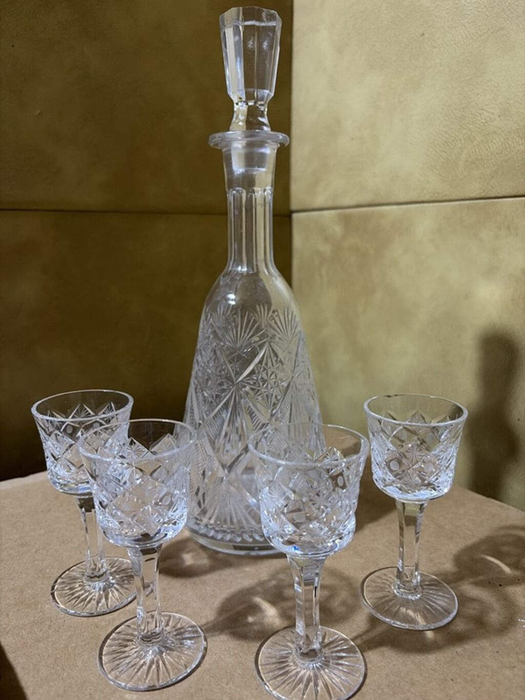 Çexskiy xrusdak 4lü kanyak üçün Kəsimli kristal qrafin və 5 ədəd — Süfrə qabı, Digah