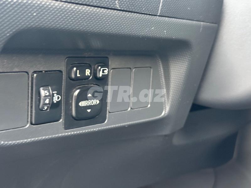 Toyota Auris 1.4 L, 2010, 250 342 km — Avtomobillər, Bakı (6)