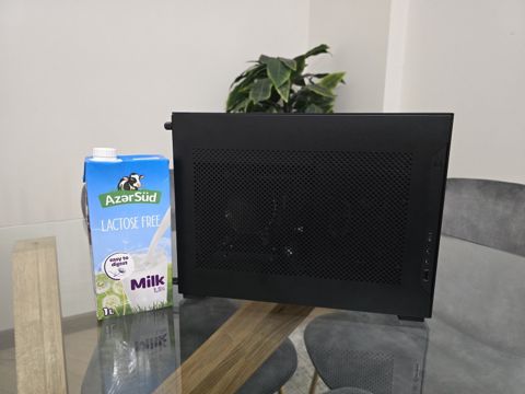 Premium SFF PC 7800X3D RX 7900 GRE Lian Li A4-H2O — Bakı