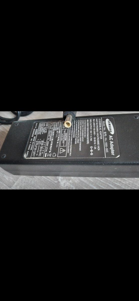 "Samsung" noutbuk adapteri — Periferik cihazlar, Bakı (2)