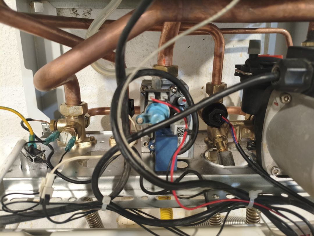 Kombi Termogas 24 — Təmir və inşaat, Bakı (4)