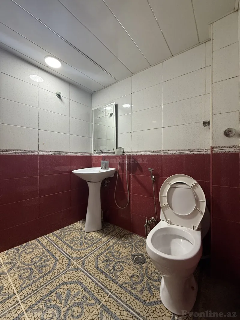 Satılır 3 otaqlı Mənzil Köhnə tikili 50 m² Bakı, Nizami r., Neftçilər m., 8-ci kilometr — Mənzil, Bakı (5)