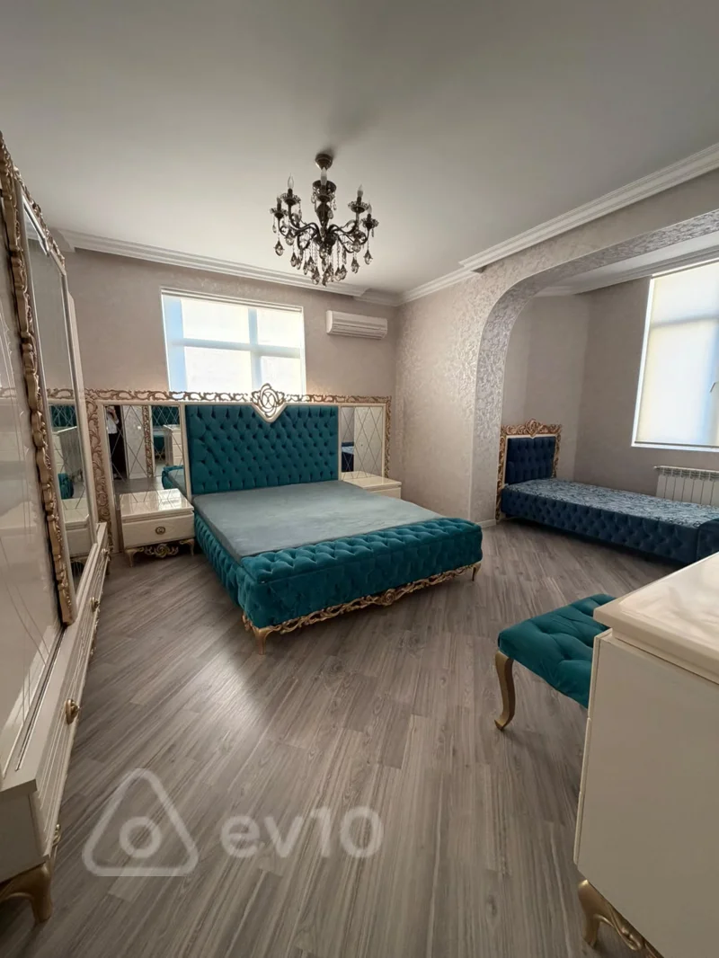 3 otaqlı mənzil, 143 m², 8 noyabr — kirayə — Bakı