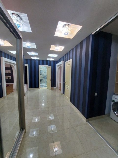 Satılır 3 otaqlı yeni tikili 150 m² — Bakı