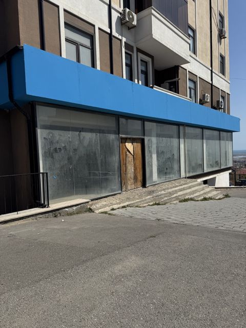 Satılır obyekt 311 m² — Bakı