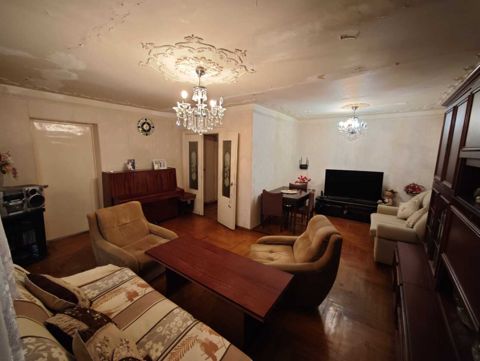 Satılır 3 otaqlı köhnə tikili 90 m² — Bərəkət Əmlak — Apartment