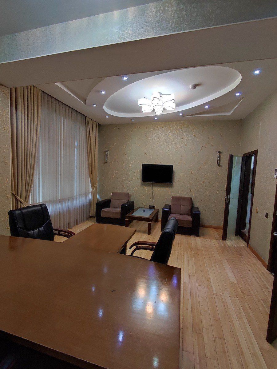 İcarəyə verilir 6 otaqlı ofis 200 m² — Ofis, Bakı