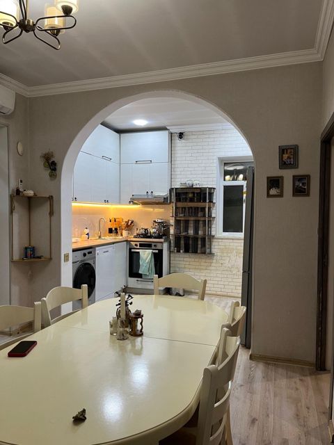 Həyət evi, Binə qəs — Bakı