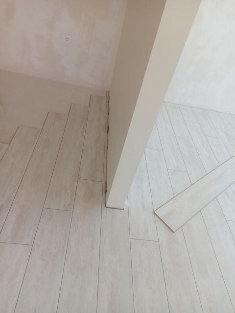 Laminat döşəmə və plitə tipli döşəmə işləri – peşəkar quraşdırma — Digah