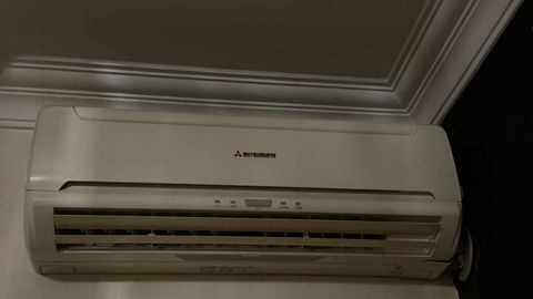 Mitsubishi Electric divar tipli kondisioner 2 eded 400 1 eded alana — Leyla