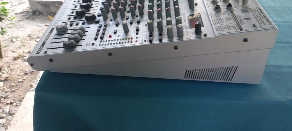 Behringer Eurorack UB2442FX-PRO mikser ideal veziyyetde - 24 girişli — Studiya və konsert üçün, Füzuli (5)