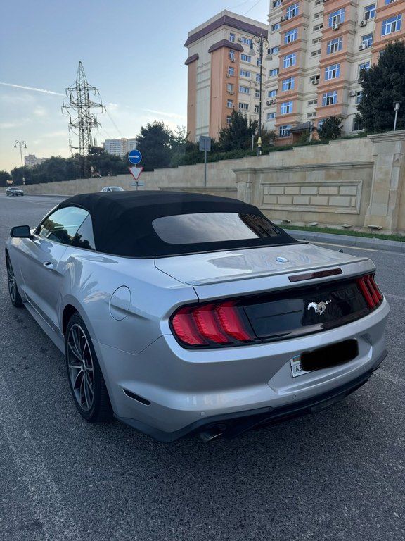 Ford Mustang, 2.3 L, 2019 il, 100 000 km — Avtomobillər, Bakı (4)