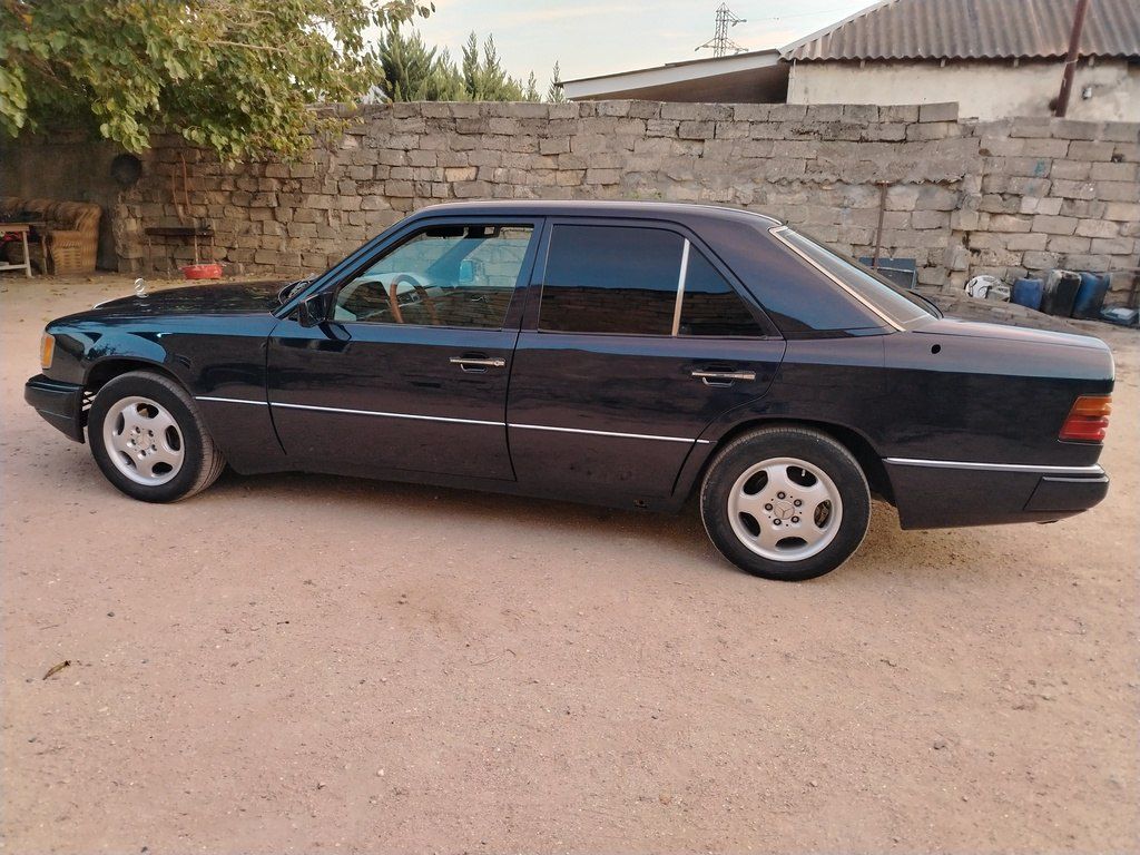 Mercedes 200 D, 2.0 L, 1990 il, 299 908 km 99-RV-214 — Avtomobillər, Bakı (4)