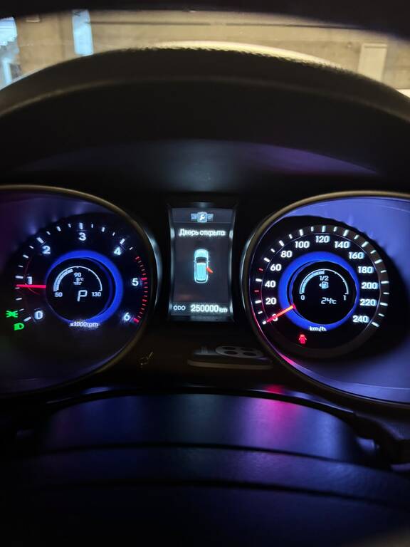 Hyundai Grand Santa Fe, 2.2 L, 2014 il, 250 000 km — Avtomobillər, Bakı (12)