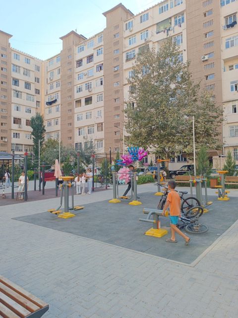 Satılır 4 otaqlı köhnə tikili 110 m² — Bakı