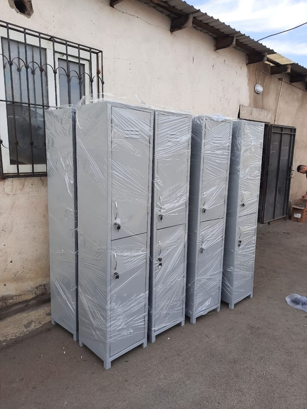Metal şkaf – geyim və əşyaların saxlanması üçün - Material: qalın — Ofis mebeli, Digah (4)